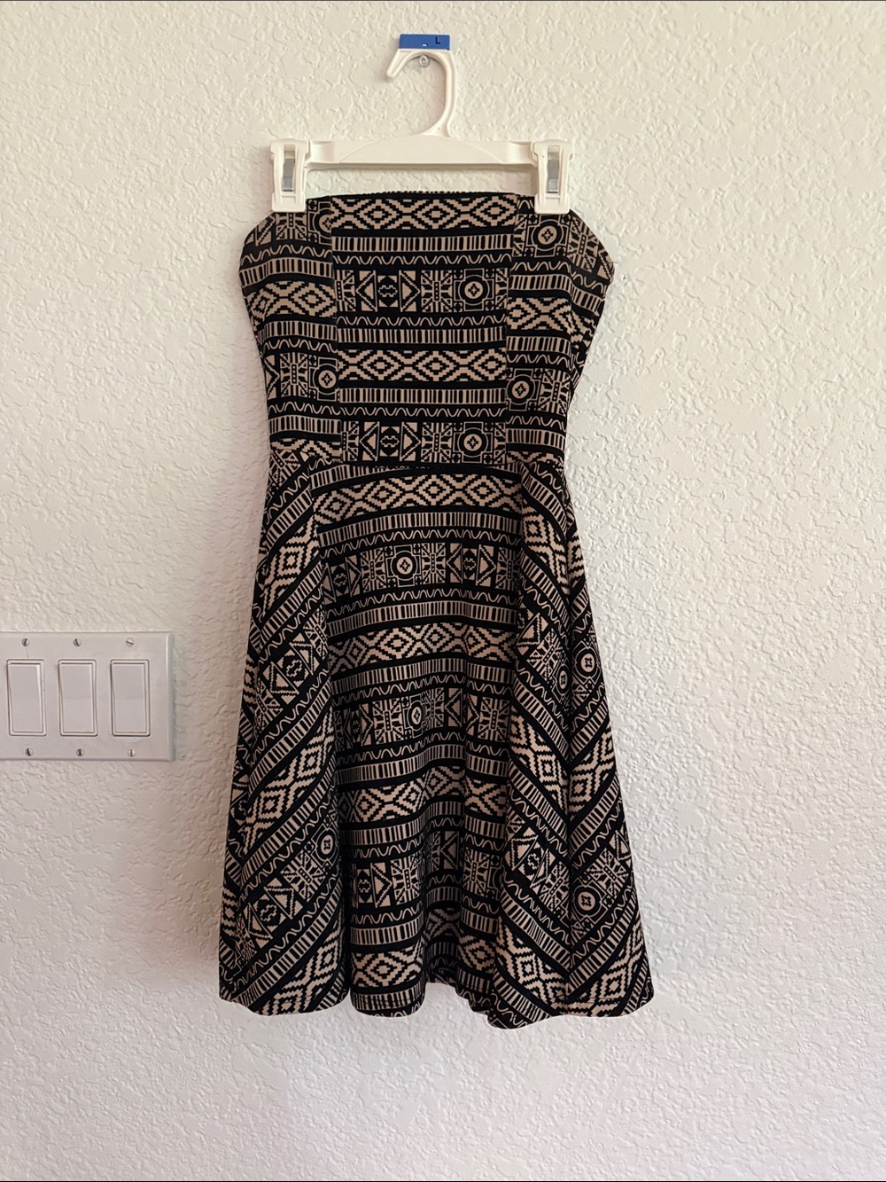 Forever 21 Black and Cream Strapless Fit & Flare Dress